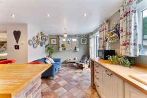 Family Kitchen- click for photo gallery